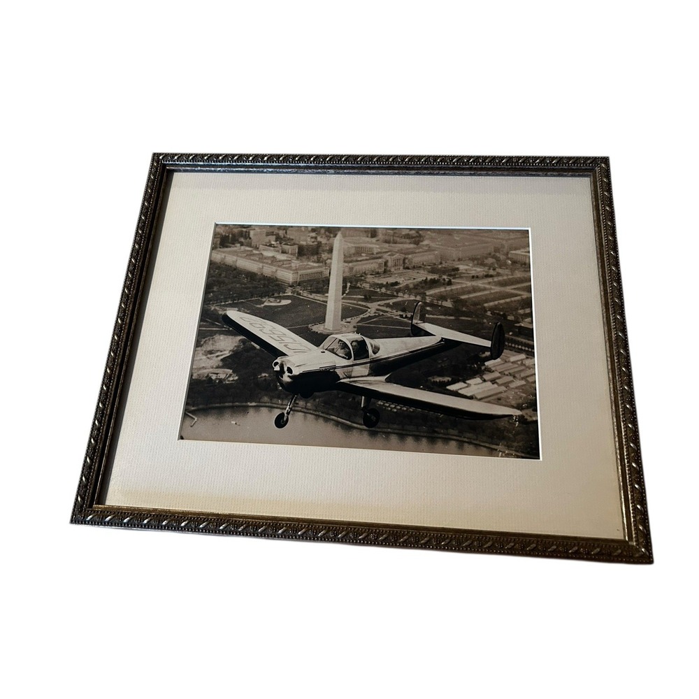 Vintage Framed Couple‎ Flying Over Washington Monument Black & White Photo
